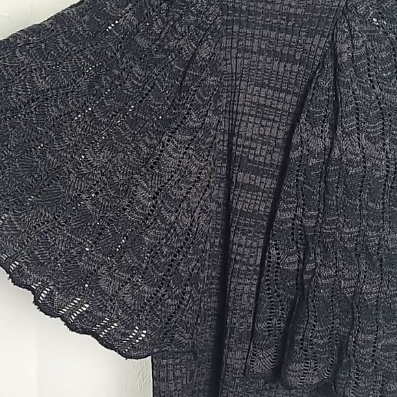 Cardigan Sweater Cape with Batwing Sleeves, Black & Gray Loose Knit, Size Medium - Picture 10 of 11